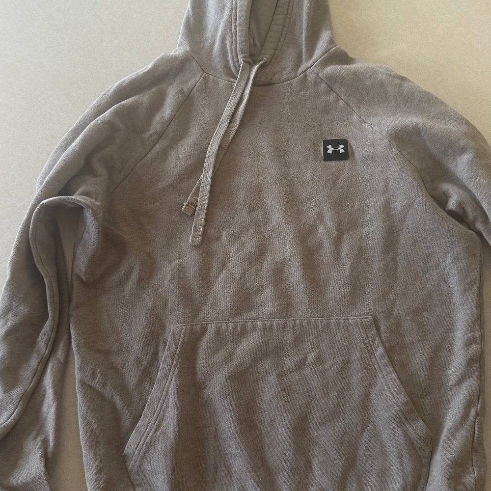 Under Armour Men’s Small Hoodie | Gray Pullover | Minor Stain Right Sleeve